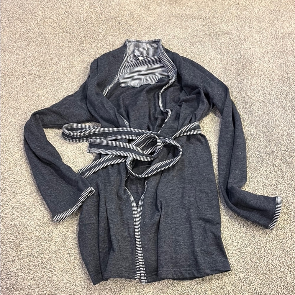 Izod Gray and Black Robe Soft Intimates Sleepwear